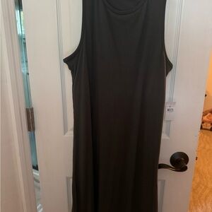 Lou & Grey Sleeveless Midi Dress in Olive Green